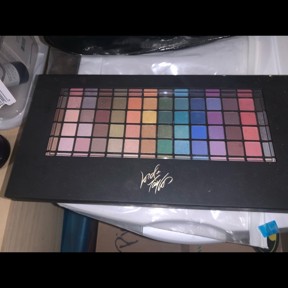 Eyeshadow palette